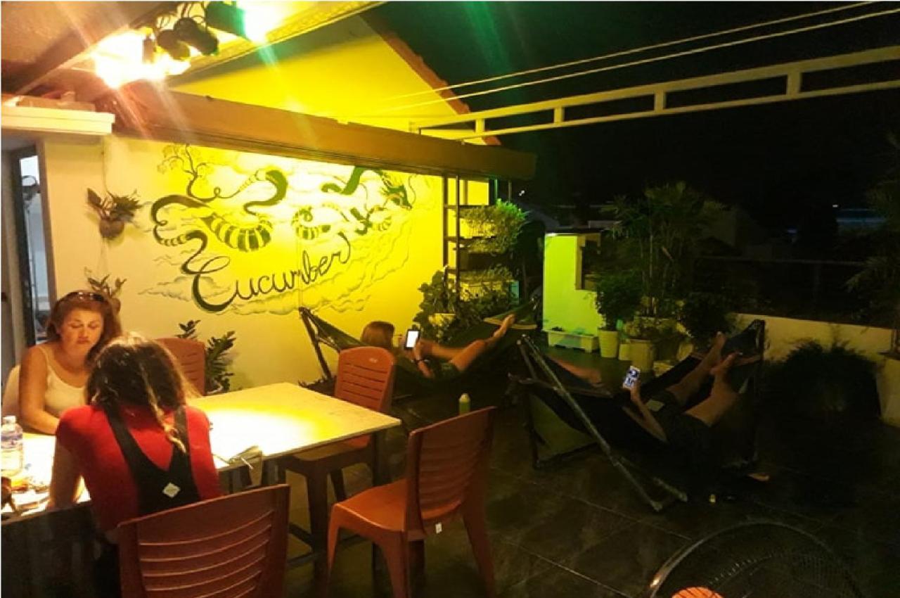 Cucumber Hostel ホイアン エクステリア 写真